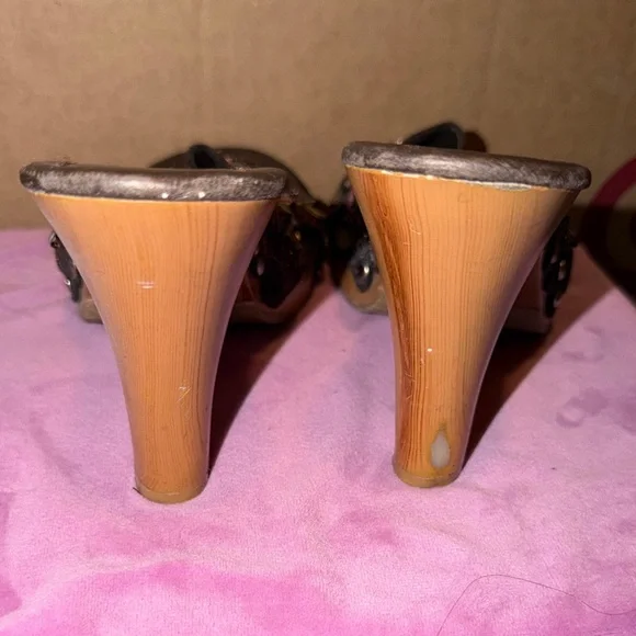 Paris Blues Brown Beaded Heels - Picture 4 of 6